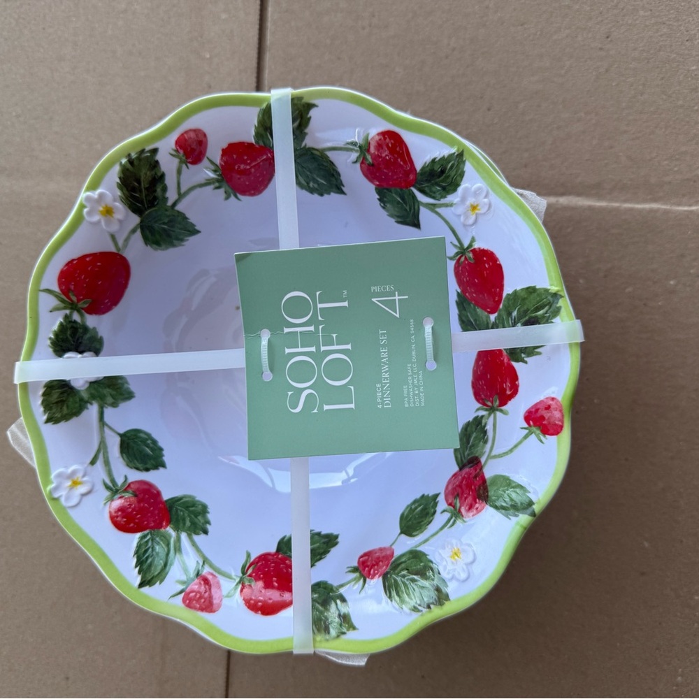 Soho loft strawberry Bowl - White with Red & Green pack of 4